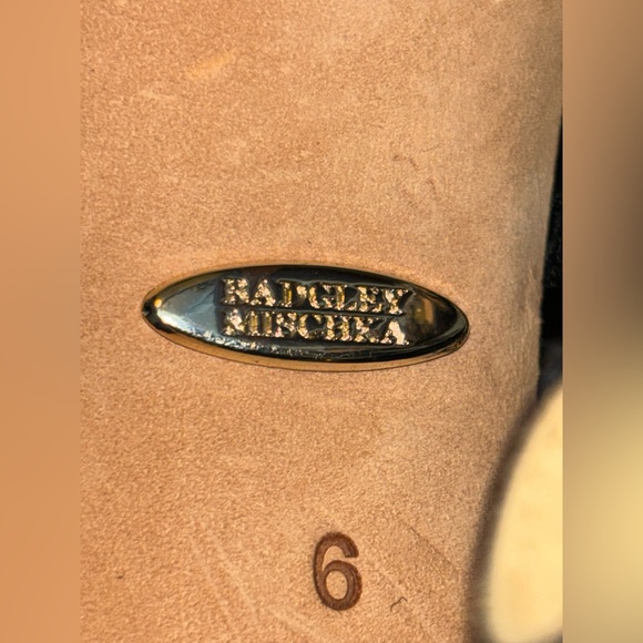 BADGLEY MISCHKA SATIN LEATHER HEELS LIKE - NEW SIZE 6 - Picture 7 of 7